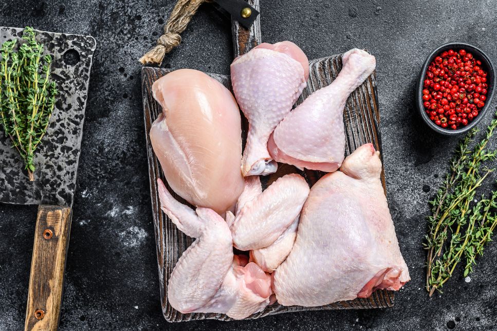 Păsările de curte în dieta animalelor - realități și mituri
