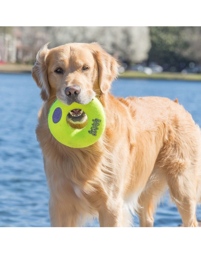KONG Airdog Squeaker Donut M jucarie pentru caini