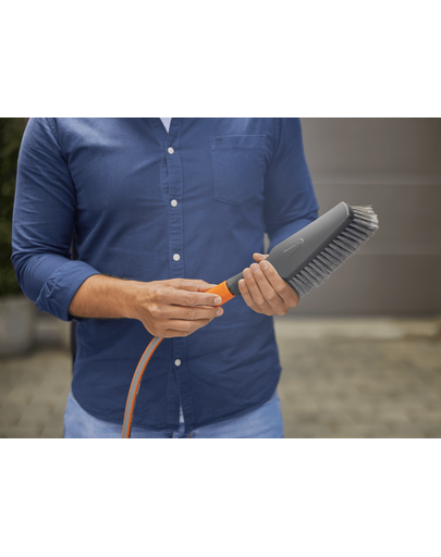 GARDENA Cleansystem Perie manuala M moale, conectare la apa, pentru suprafete mici