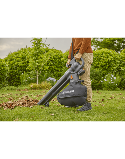 GARDENA Set aspirator suflanta pentru gradina 18V P4A cu baterie