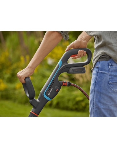 GARDENA Perie de curatare fara fir AquaBrush Universal 04/18V P4A cu baterie