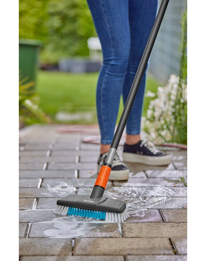 GARDENA Cleansystem Set de spalare perie si maner, pentru suprafete mai mari, nedelicate