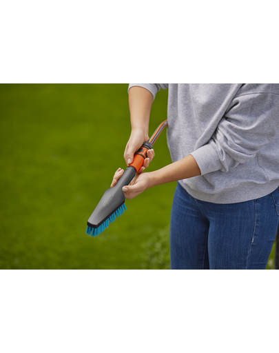 GARDENA Cleansystem perie de mana S tare, racordare la apa
