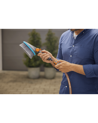 GARDENA Cleansystem Perie manuala de curatare, moale M, conectare la apa, pentru suprafete mici