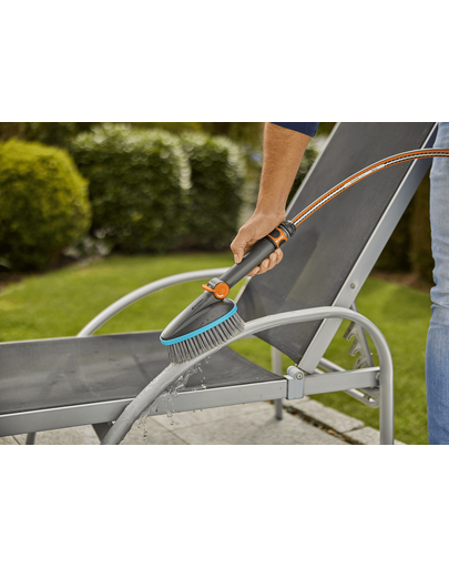 GARDENA Cleansystem Perie manuala de curatare, moale M, conectare la apa, pentru suprafete mici